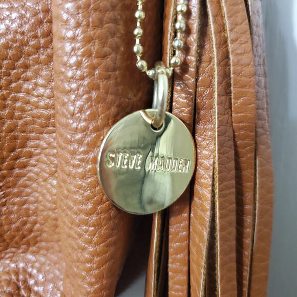 Steve Madden Large Camel Cognac Tote Outside Zip Pocket Gold Hardware - Picture 9 of 13